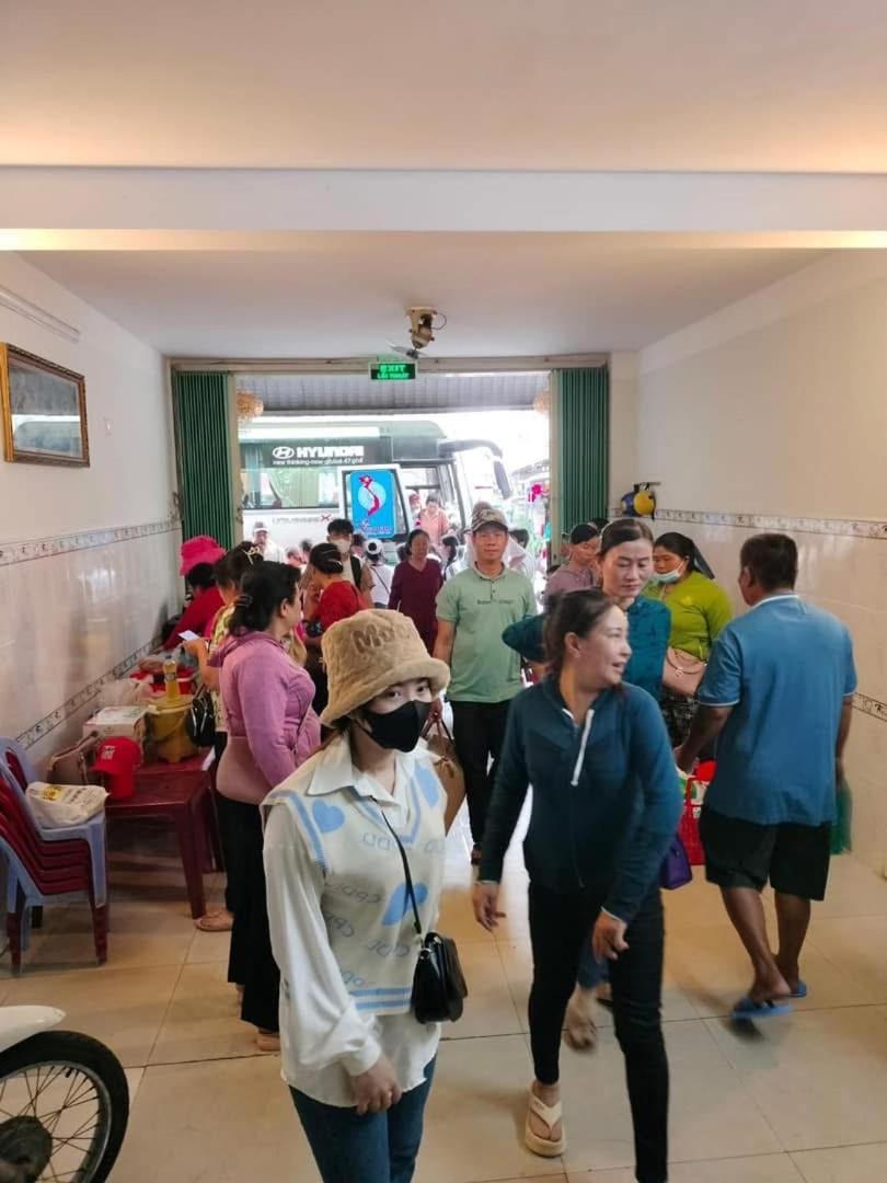 Nha Nghi Cam Tien 2 Hostel Ha Tien Exterior photo